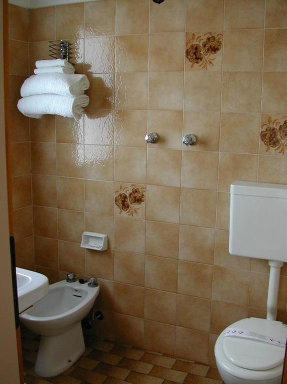 Albergo Dolomiti ليدو دي يسولو الغرفة الصورة